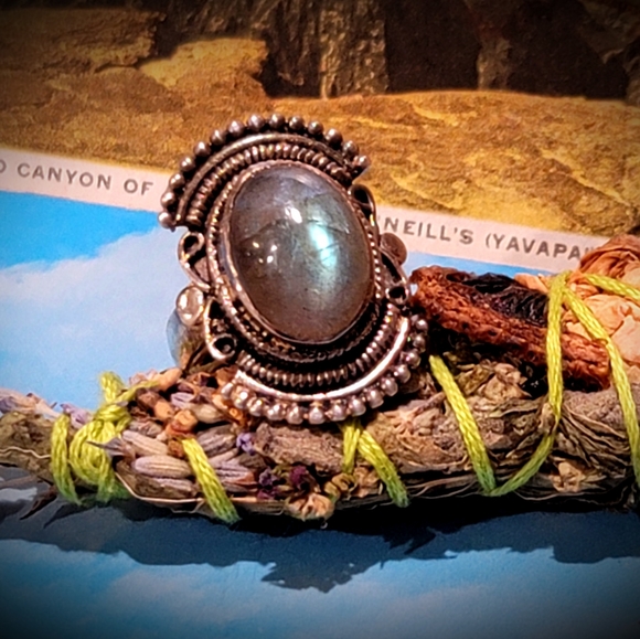 Silver & Laboradite ring - Picture 10 of 13